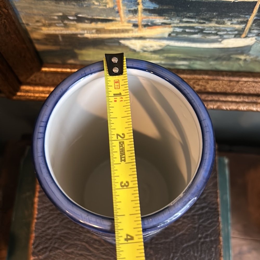 Hand Painted TAKAHASHI San Francisco Blue and White Floral Vase - Picture 6 of 10